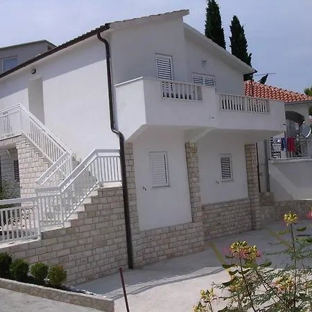 דירה Dalmatia *
